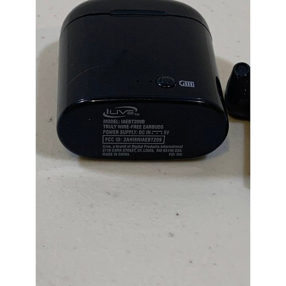 iLive Truly Wireless Bluetooth Earbuds Black w/ Charging Case - Picture 2 of 2